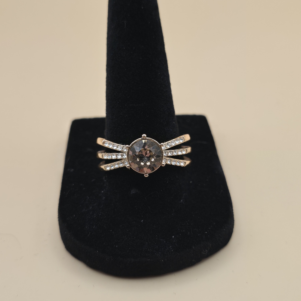 Elegant Rose Gold Women's Ring